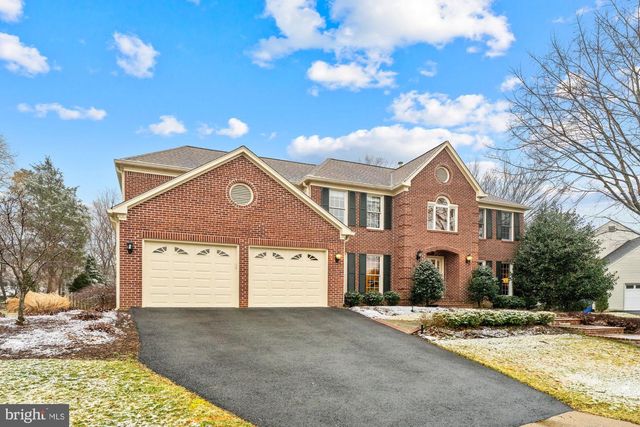 15197 WETHERBURN DR, Centreville, VA 20120