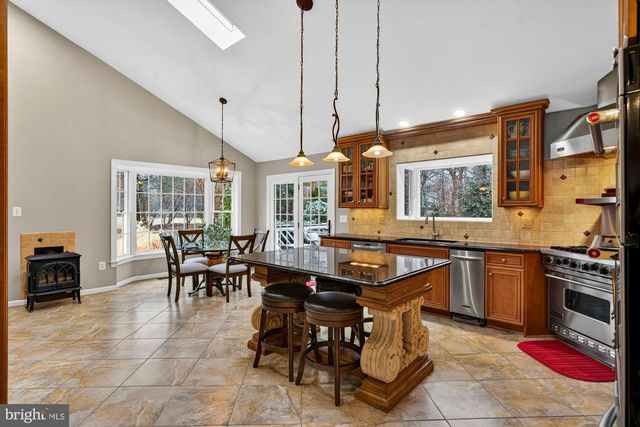 15197 WETHERBURN DR, Centreville, VA 20120