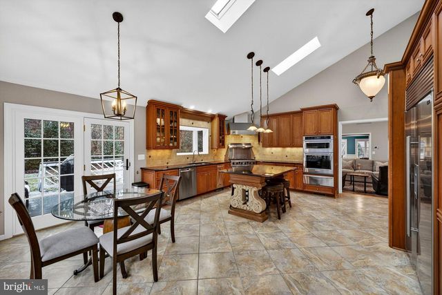 15197 WETHERBURN DR, Centreville, VA 20120