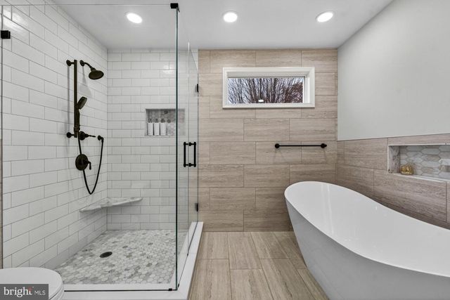 15197 WETHERBURN DR, Centreville, VA 20120