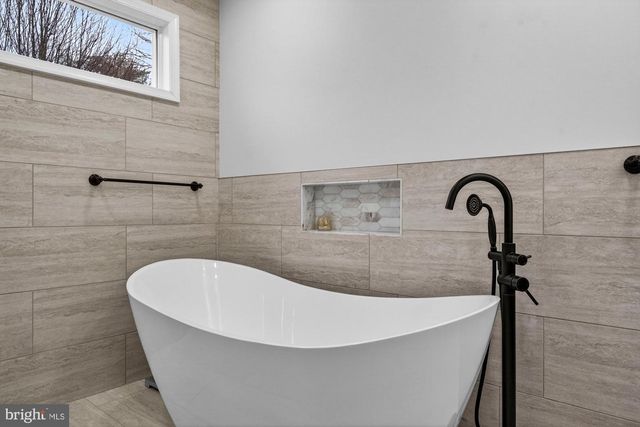 15197 WETHERBURN DR, Centreville, VA 20120