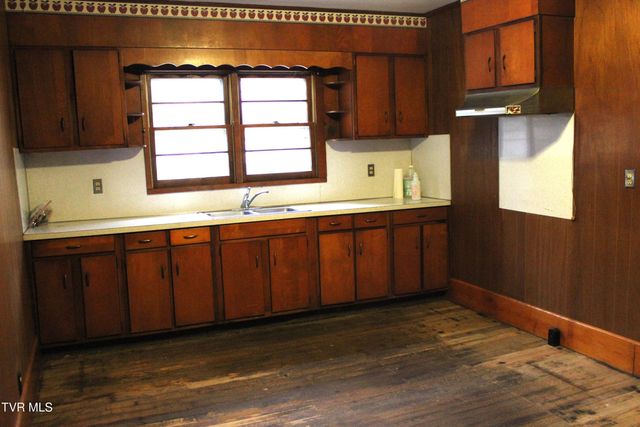 106 River Road, Church Hill, TN 37642