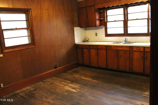 106 River Road, Church Hill, TN 37642