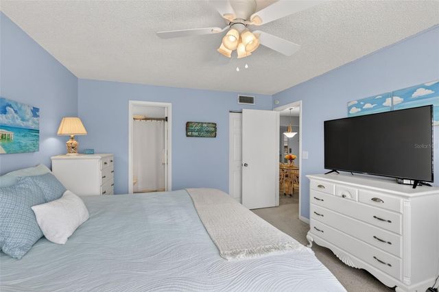 519 ALBEE FARM ROAD 214, Venice, FL 34285