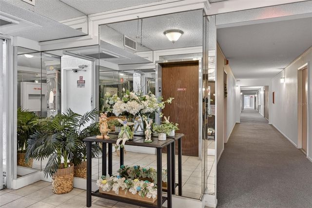 519 ALBEE FARM ROAD 214, Venice, FL 34285