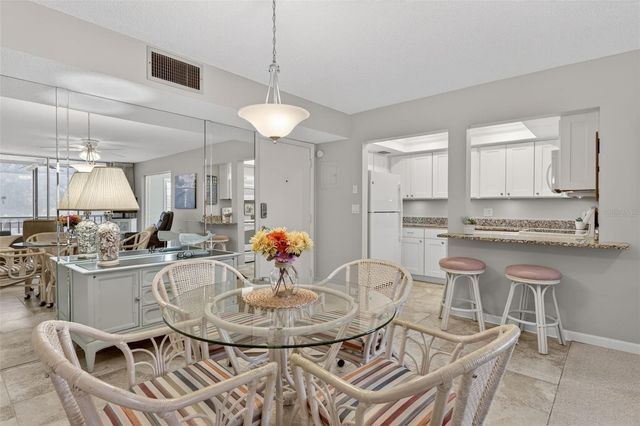 519 ALBEE FARM ROAD 214, Venice, FL 34285