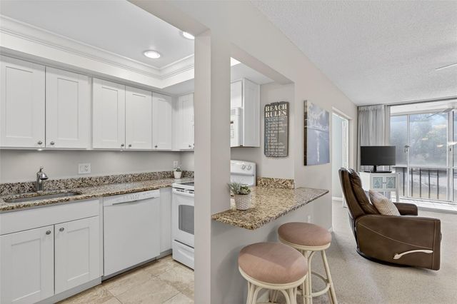 519 ALBEE FARM ROAD 214, Venice, FL 34285