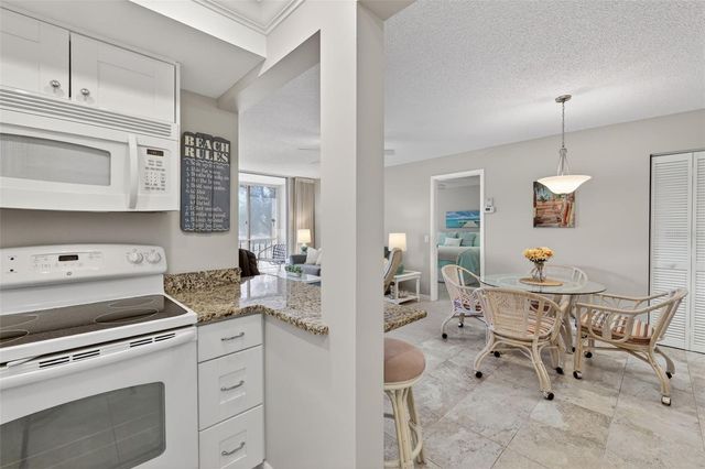 519 ALBEE FARM ROAD 214, Venice, FL 34285