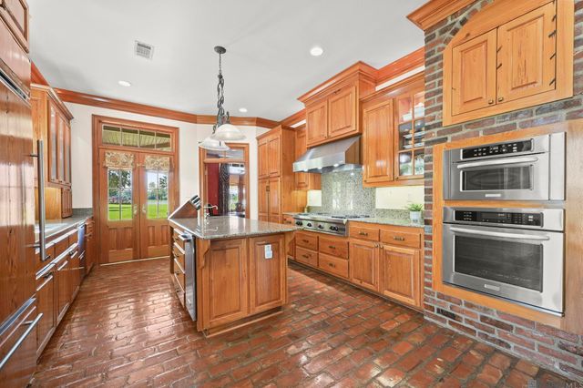 40322 Loosemoore Road, Gonzales, LA 70737