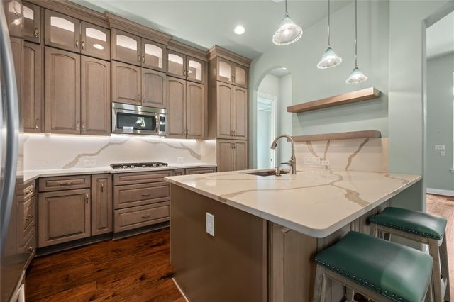214 Darwins WAY, Lakeway, TX 78734