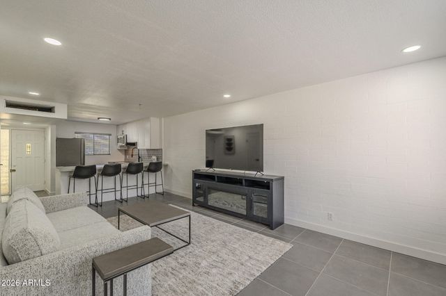 4701 N 68TH Street 111, Scottsdale, AZ 85251