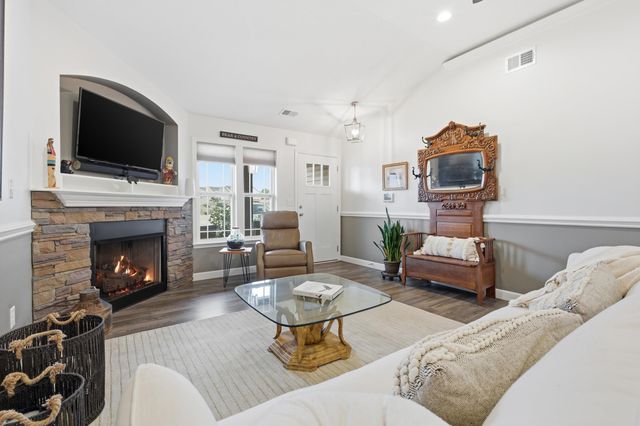 352 Dogwood Trail, Campobello, SC 29322