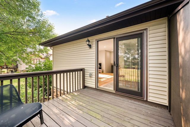8717 N Maplebrook Circle, Brooklyn Park, MN 55445