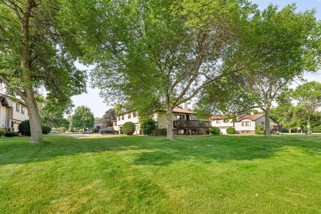 8717 N Maplebrook Circle, Brooklyn Park, MN 55445