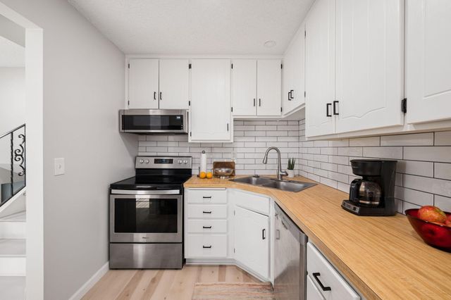 8717 N Maplebrook Circle, Brooklyn Park, MN 55445