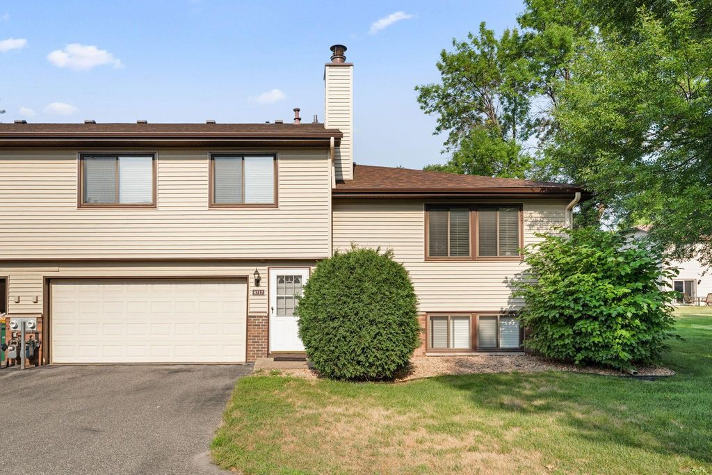 8717 N Maplebrook Circle, Brooklyn Park, MN 55445