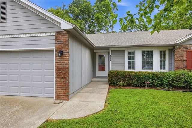 102 W Sierra Drive, Raymore, MO 64083