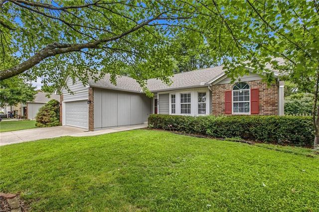 102 W Sierra Drive, Raymore, MO 64083