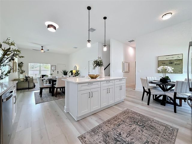 6481 28TH STREET N, St Petersburg, FL 33702