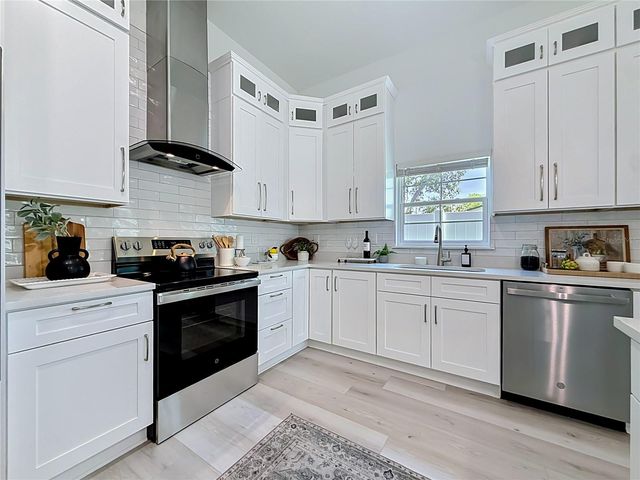 6481 28TH STREET N, St Petersburg, FL 33702