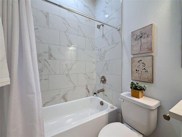 6481 28TH STREET N, St Petersburg, FL 33702