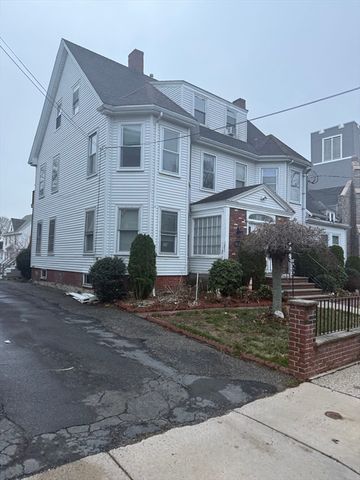 42 Essex 2, Saugus, MA 01906