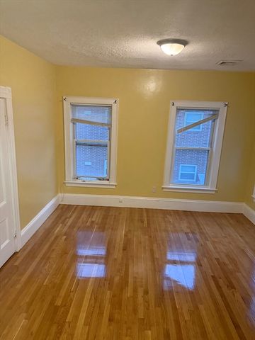 42 Essex 2, Saugus, MA 01906