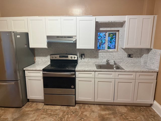 42 Essex 2, Saugus, MA 01906