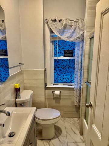 42 Essex 2, Saugus, MA 01906