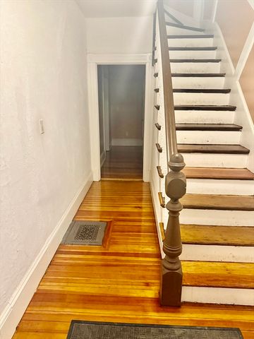 42 Essex 2, Saugus, MA 01906