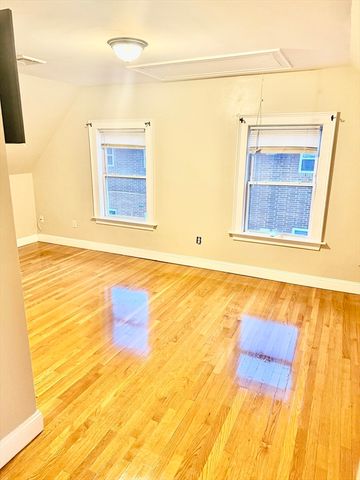 42 Essex 2, Saugus, MA 01906