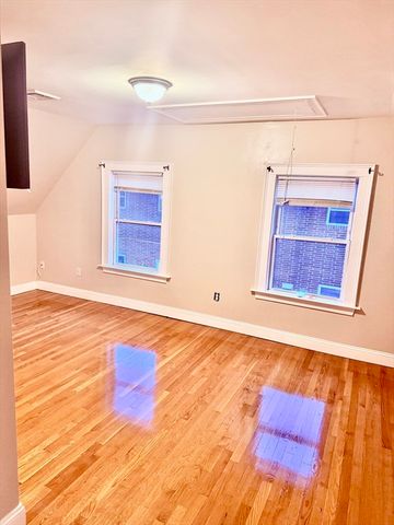 42 Essex 2, Saugus, MA 01906