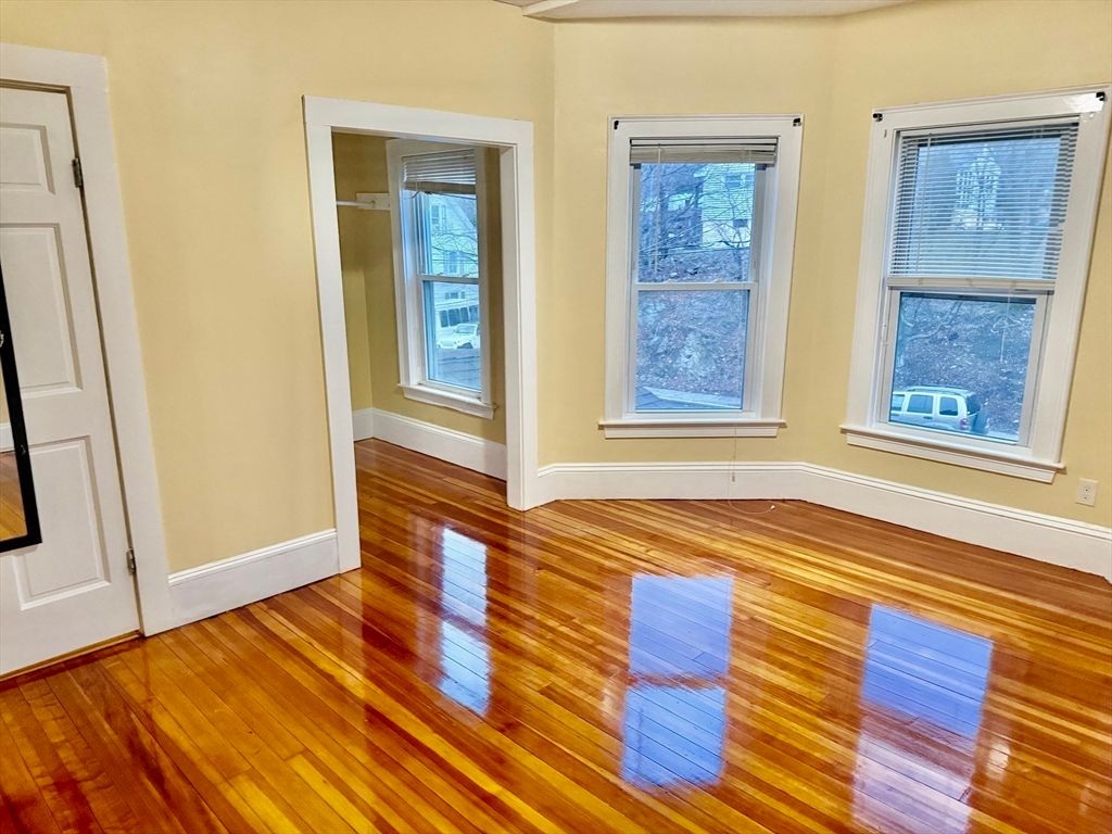 42 Essex 2, Saugus, MA 01906