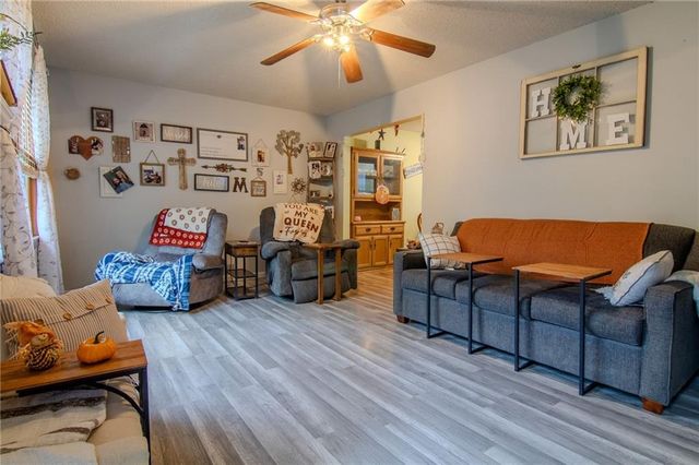 218 Crawford Drive, Clinton, MO 64735