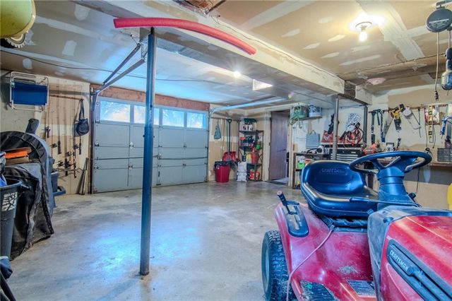 218 Crawford Drive, Clinton, MO 64735