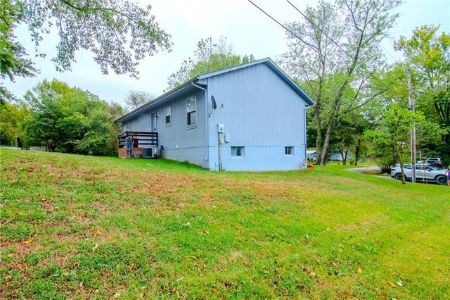218 Crawford Drive, Clinton, MO 64735
