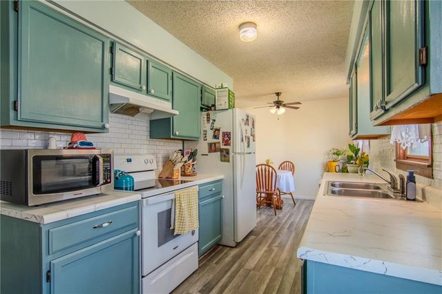 218 Crawford Drive, Clinton, MO 64735