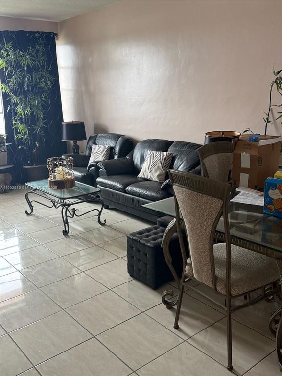18555 NE 14th Ave 715, Miami, FL 33179
