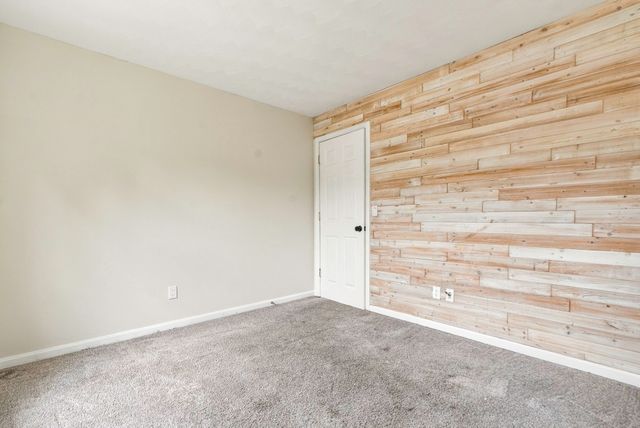 8 Thompson Cir, Plymouth, MA 02360