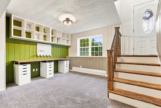 8 Thompson Cir, Plymouth, MA 02360