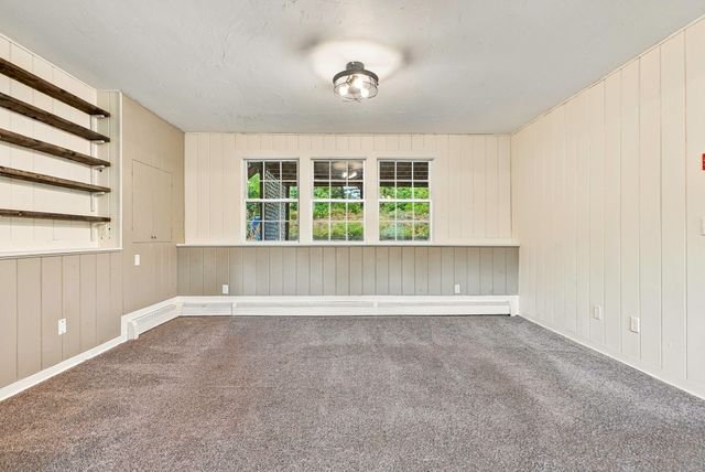 8 Thompson Cir, Plymouth, MA 02360