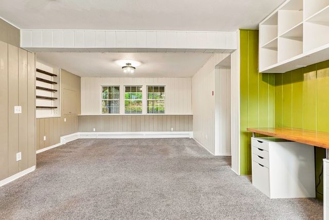 8 Thompson Cir, Plymouth, MA 02360