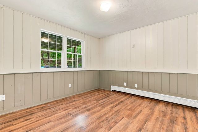 8 Thompson Cir, Plymouth, MA 02360