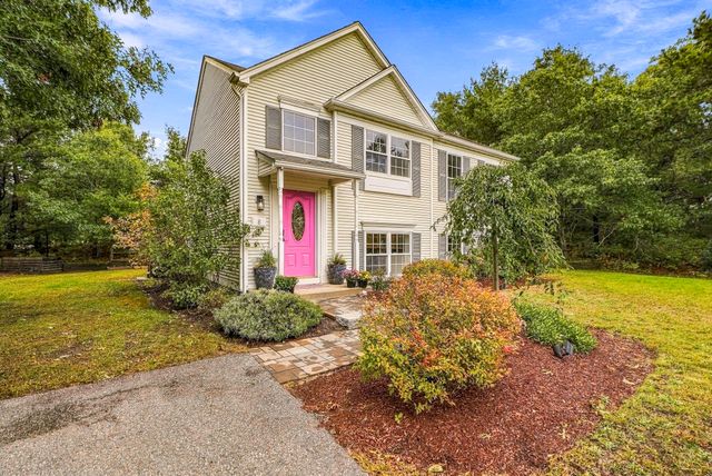 8 Thompson Cir, Plymouth, MA 02360
