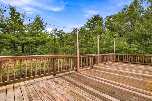 8 Thompson Cir, Plymouth, MA 02360
