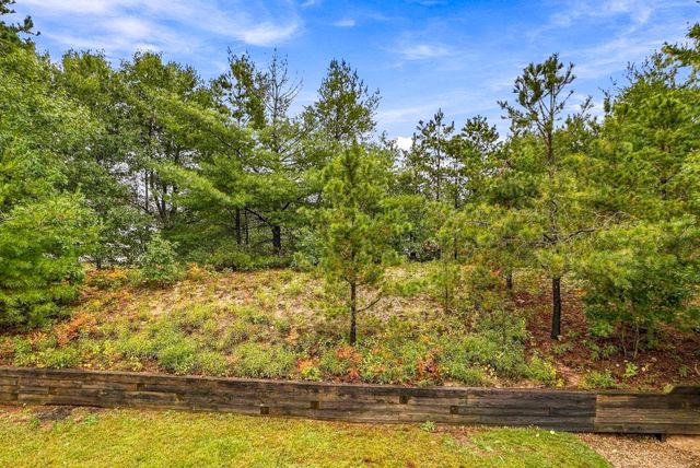 8 Thompson Cir, Plymouth, MA 02360