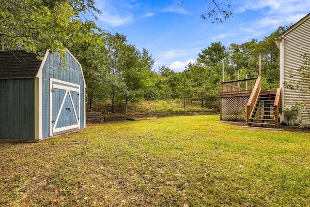 8 Thompson Cir, Plymouth, MA 02360