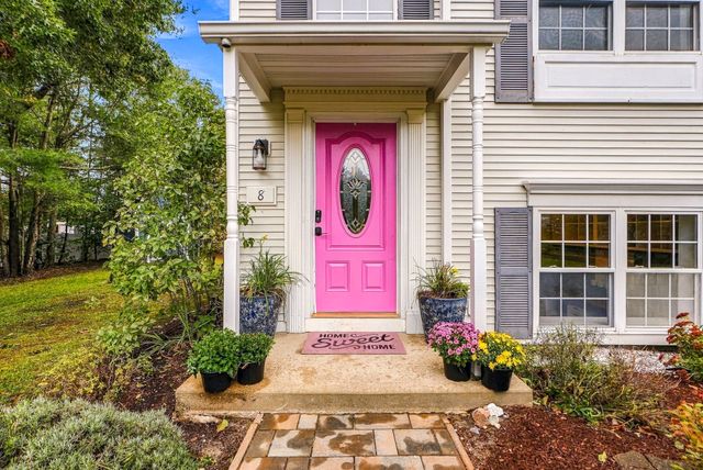 8 Thompson Cir, Plymouth, MA 02360