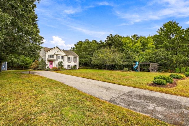 8 Thompson Cir, Plymouth, MA 02360