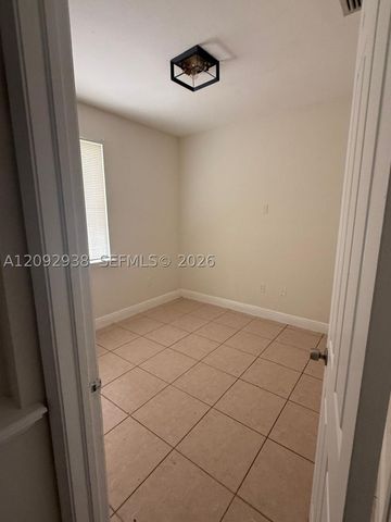 372 SW 2nd St -, Florida City, FL 33034